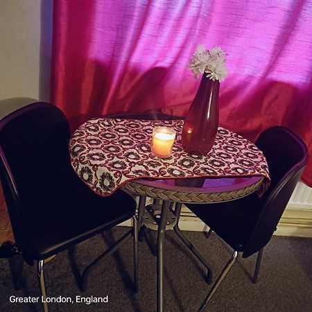 Cosy Private Room In Hornchurch, London With Free Parking Bagian luar foto