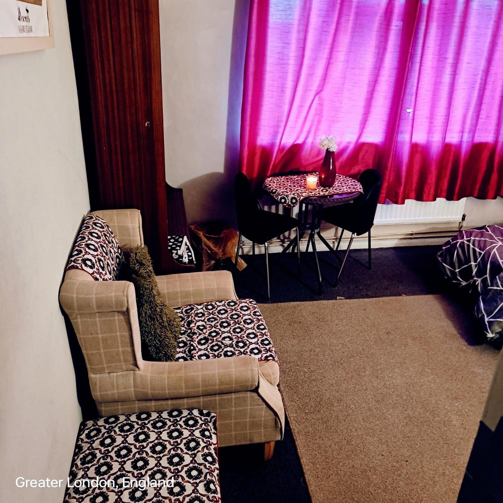 Cosy Private Room In Hornchurch, London With Free Parking Bagian luar foto